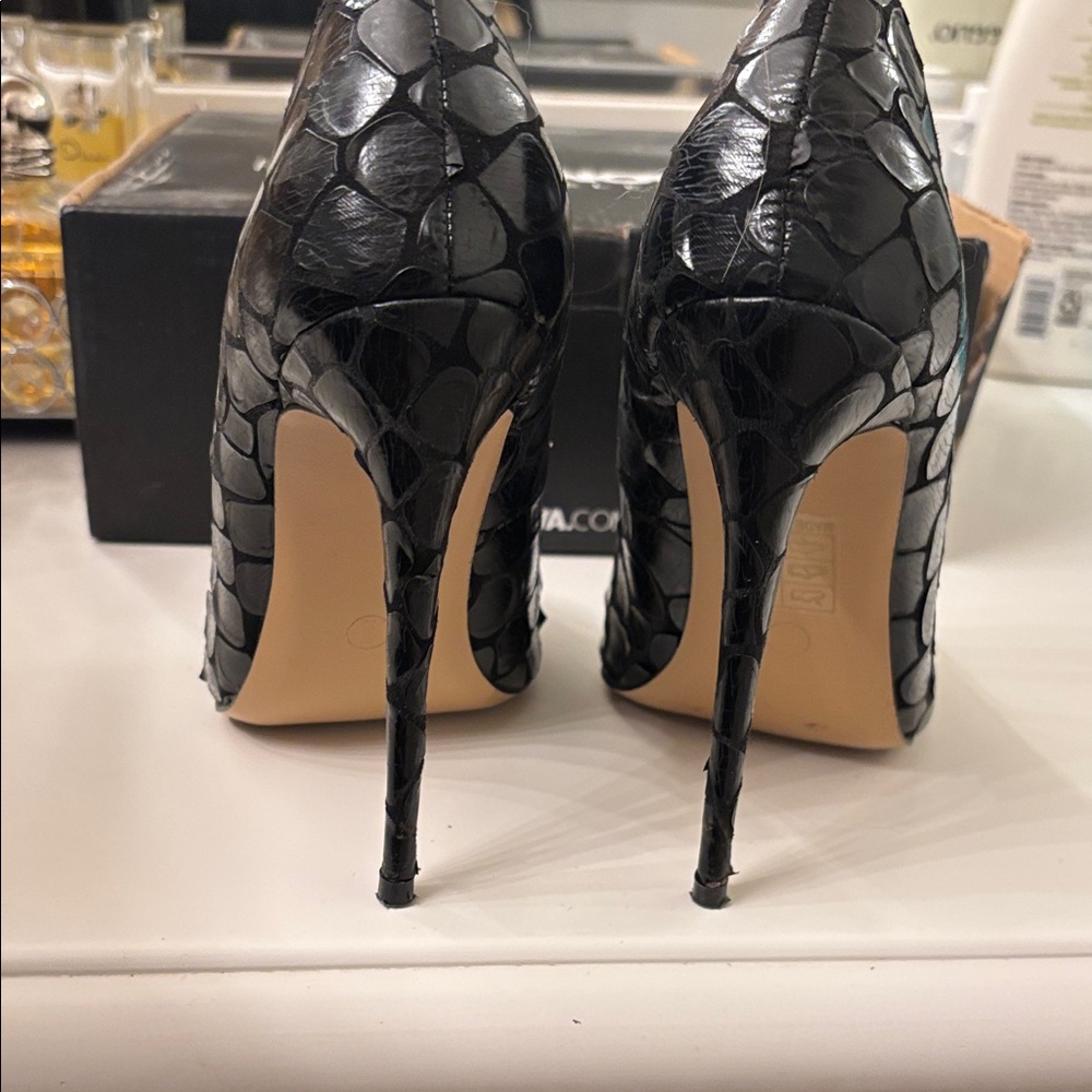 Fashion Nova Black Textured Heels - Picture 3 of 5